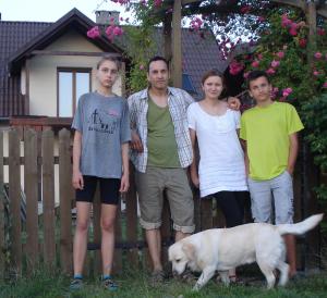 PP Family with Dog Cropped
